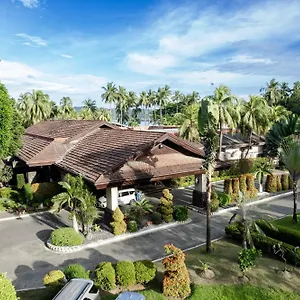 Waterfront Insular Отель